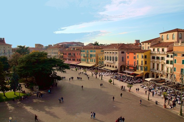 Piazza Bra, Verona