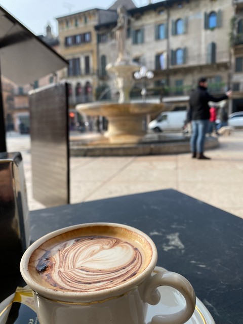 Piazza delle Erbe, Verona