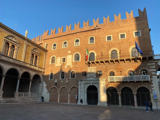 Loggia del Consiglio, Verona
